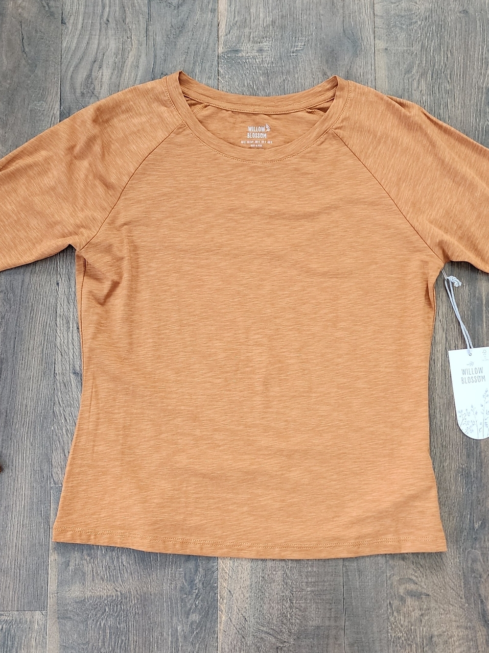 Willow & Blossom Women's Short Sleeve Crewneck Tee in Rust